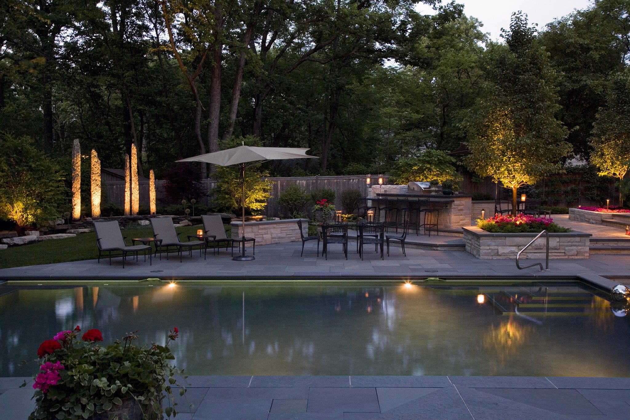 pool-patio-lighting